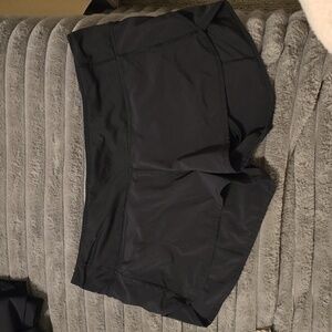 Lulu speed up high rise lined shorts 2.5in